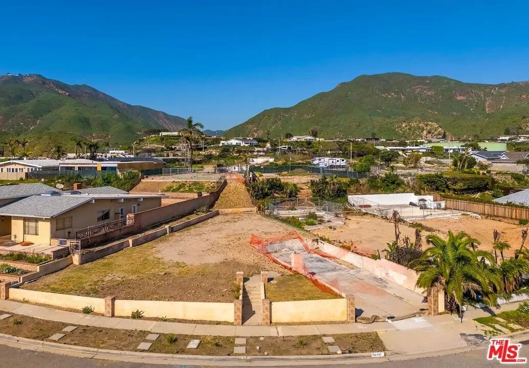 Vacant Land in Malibu - Malibu, California, 90265