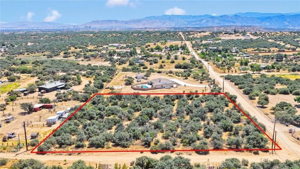 Property from 0 Sesame Rd - KW - Oak Hills, California, 92344