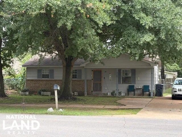 Investment House - 3120 Race Street - Jonesboro, Arkansas, 72401
