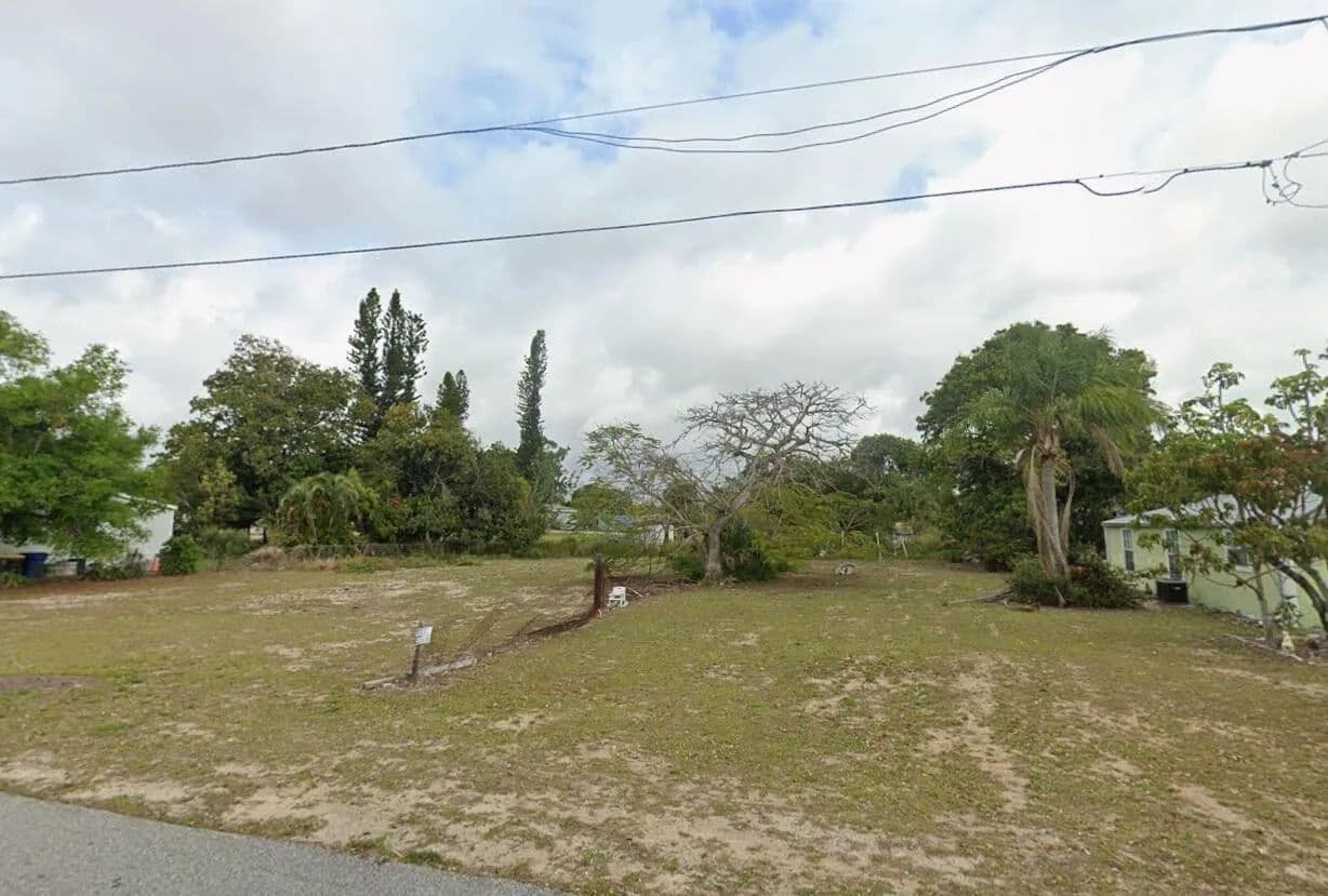 0.26 Acres of Land for Sale in Lake Placid, Florida - Lake Placid, Florida, 33852