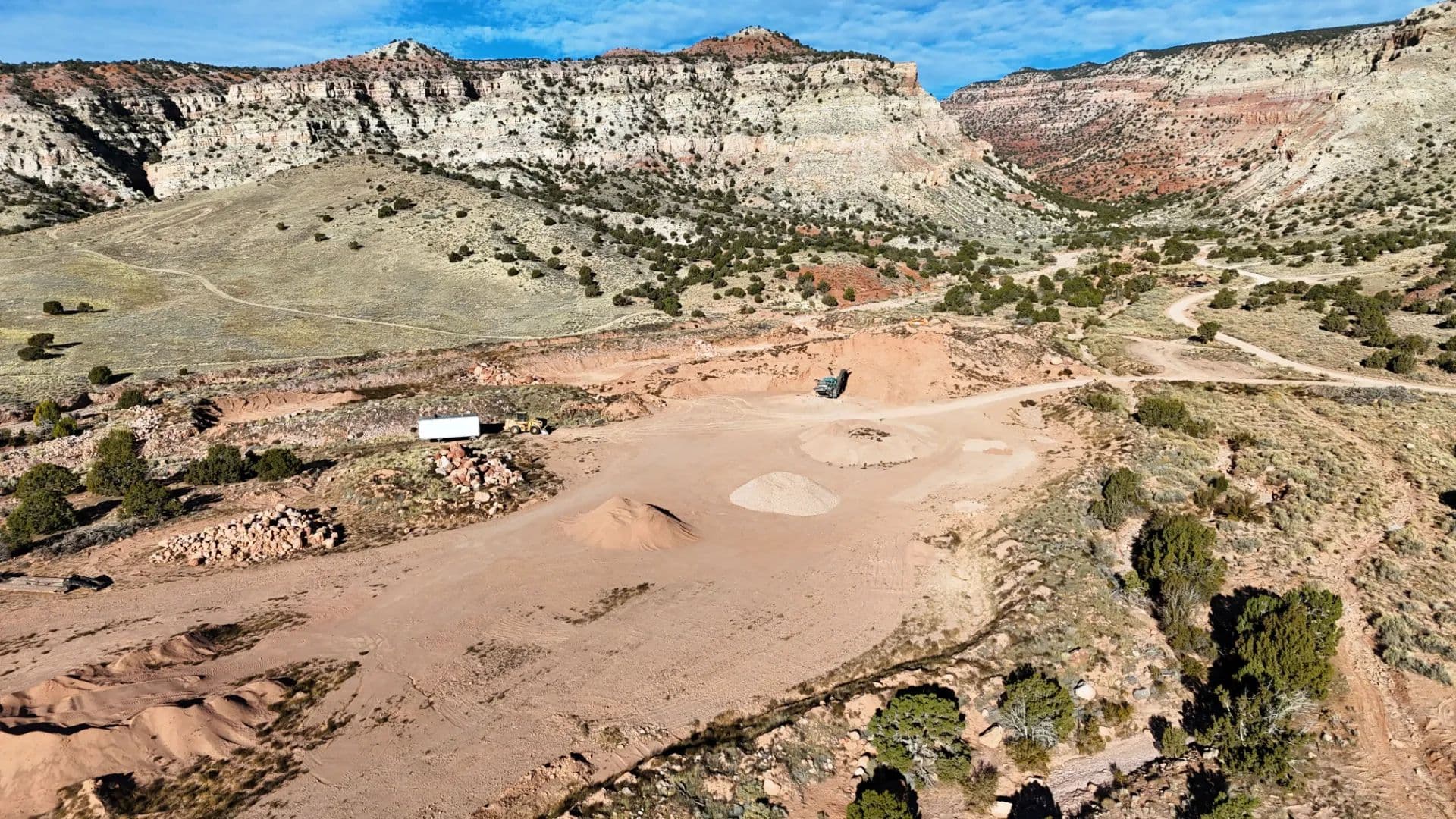 40 acres near Richfield with gravel resources, 14-acre yard, varied rock products, power nearby, and negotiable acreage and water rights. - Utah, 84701