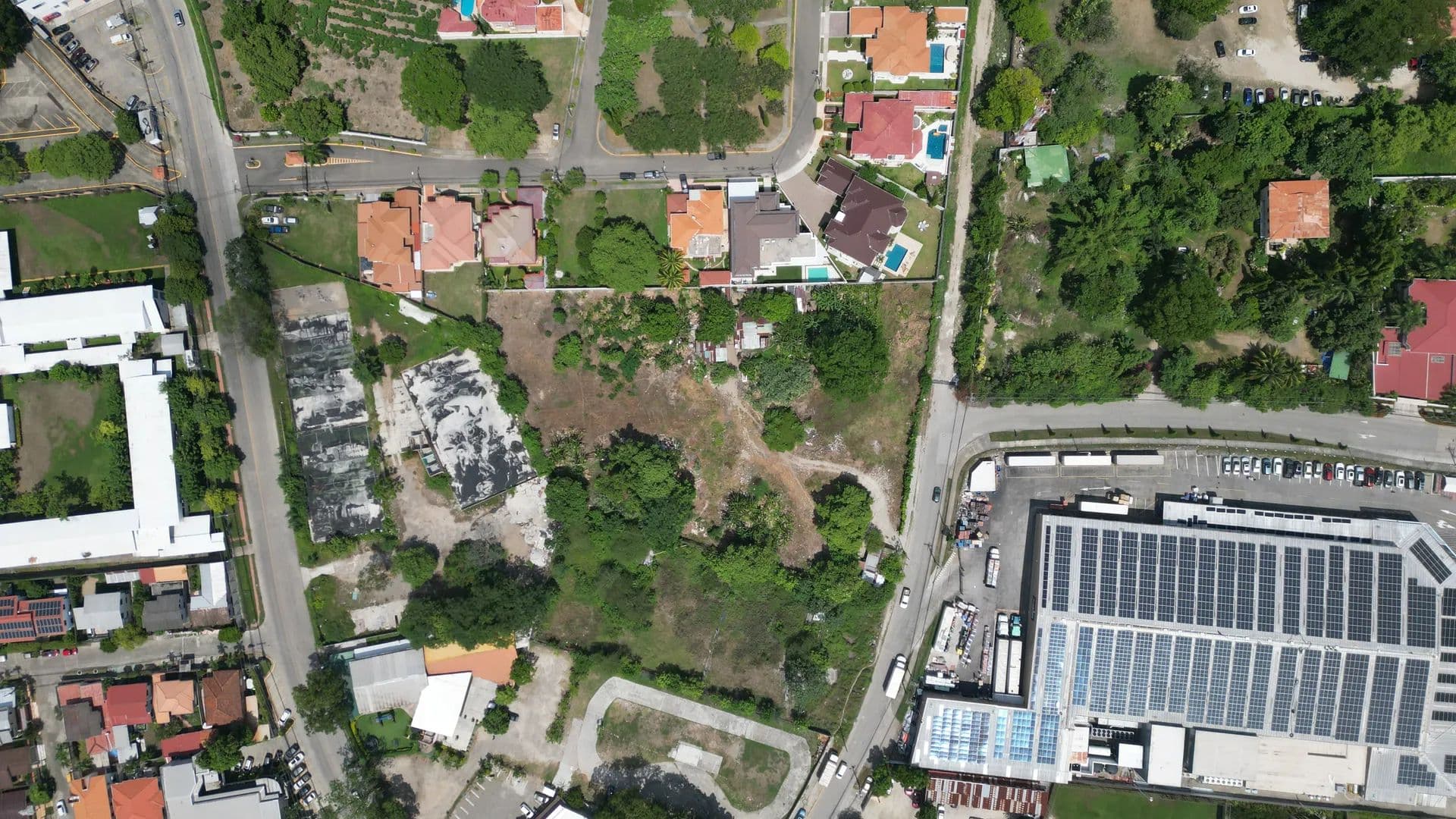 Terreno Comercial Premium en Renta – 11,256.24 V2 Sector El Playón, San Pedro Sula (Atrás de PriceSmart) - Honduras
