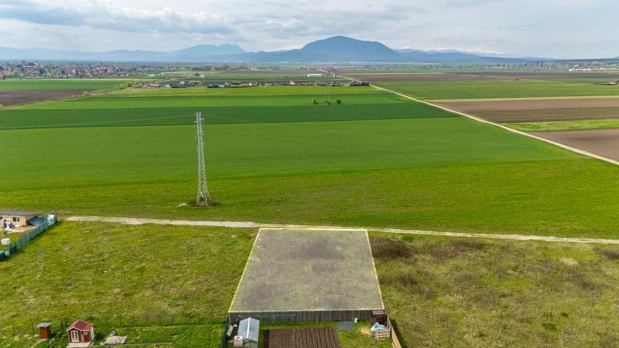 Teren intravilan de vanzare - Halchiu - land for sale