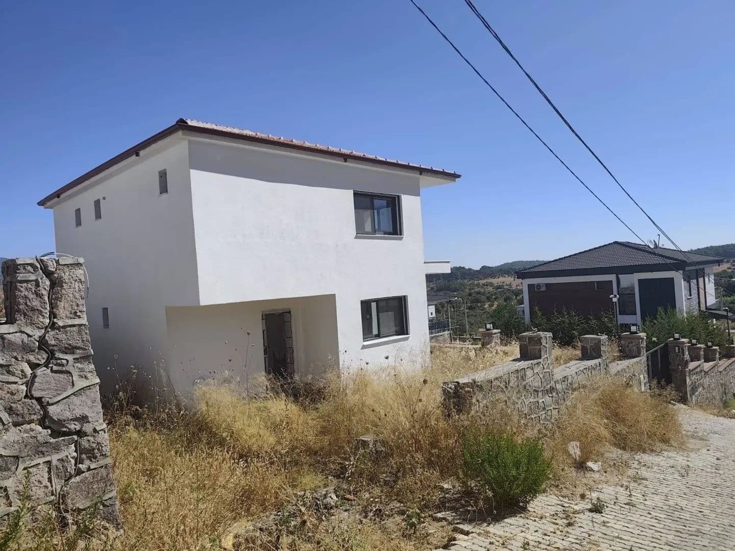 YUKARI KIZILCADA İÇİNDE NA TAMAM VİLLASIYLA SATILIK ARSA - land for sale