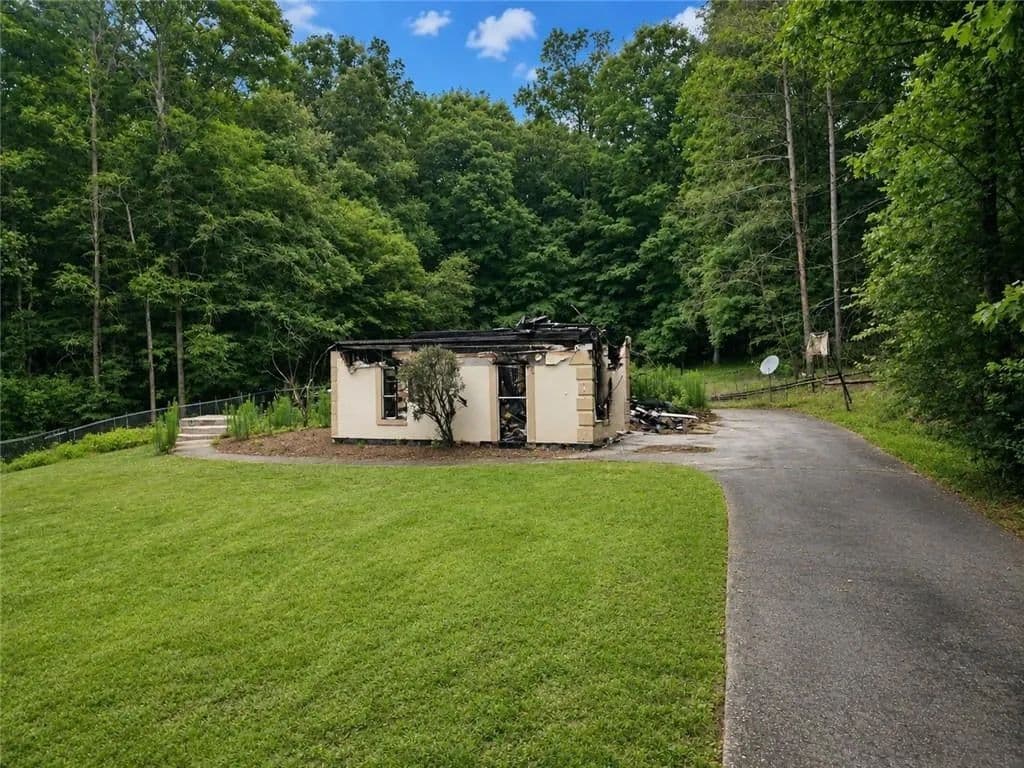 Property from 195 Old Fairburn Close SW - KW - Atlanta, Georgia, 30331