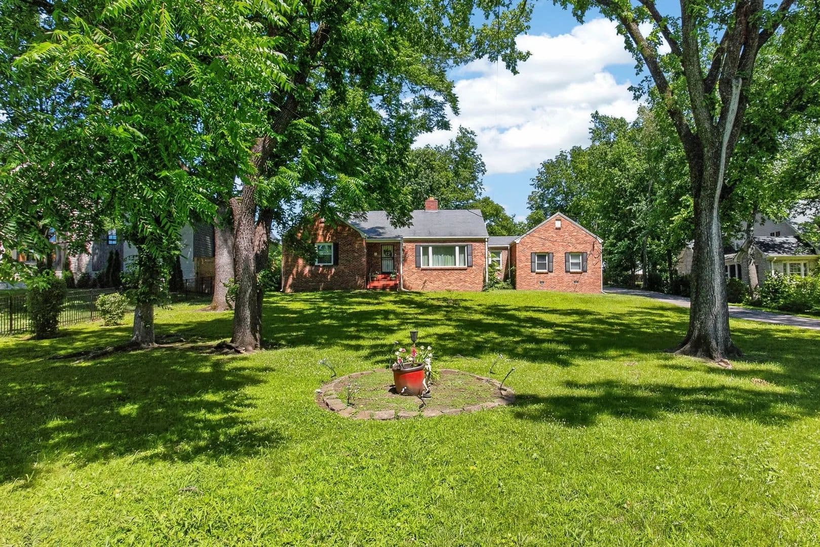 0.76 Acres of Land for Sale in Nashville, Tennessee - Nashville, Tennessee, 37204