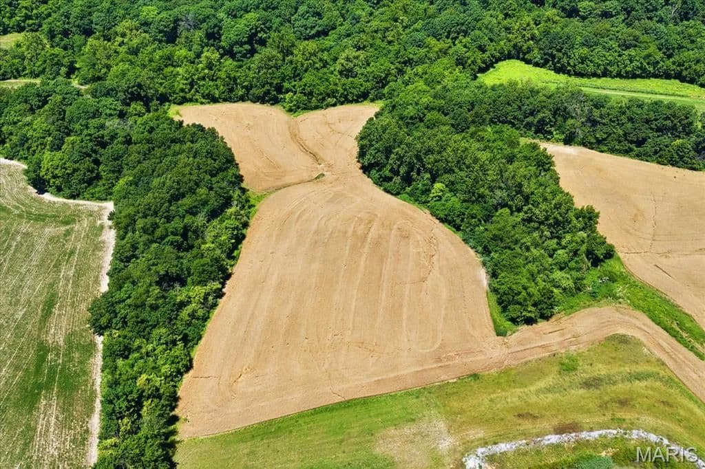 Property from x Pine Crest Rd - KW - Red Bud, Illinois, 62278