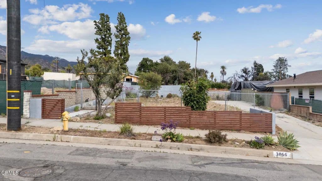 Property from 3066 Glenrose Avenue - KW - Altadena, California, 91001