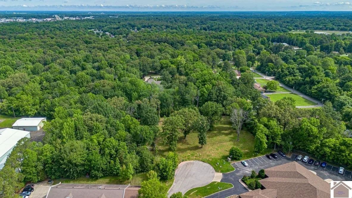 1.57 Acres of Land for Sale in Paducah, Kentucky - Paducah, Kentucky, 42001