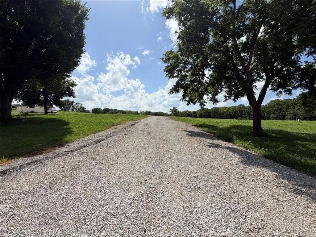 4.86 Acres of Land for Sale in Tonganoxie, KS - Tonganoxie, Kansas, 66086