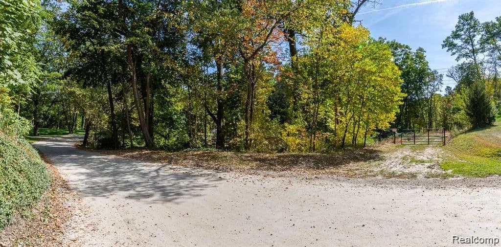 20.72 Acres of Land for Sale in Fenton, MI - Fenton, Michigan, 48430