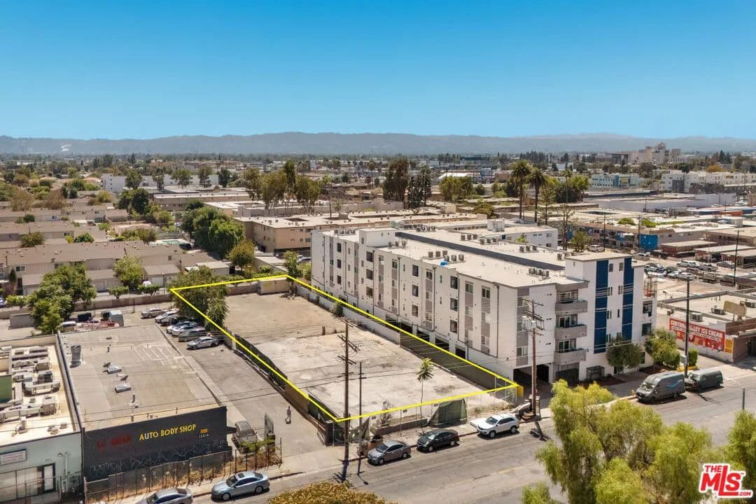 0.42 Acres of Land for Sale in Los Angeles, CA - land for sale