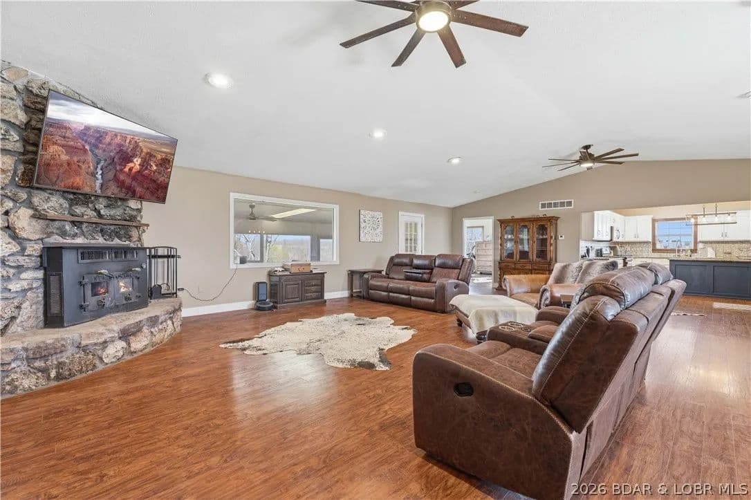 Property from 282 Reeds Road - KW - Lebanon, Missouri, 65536