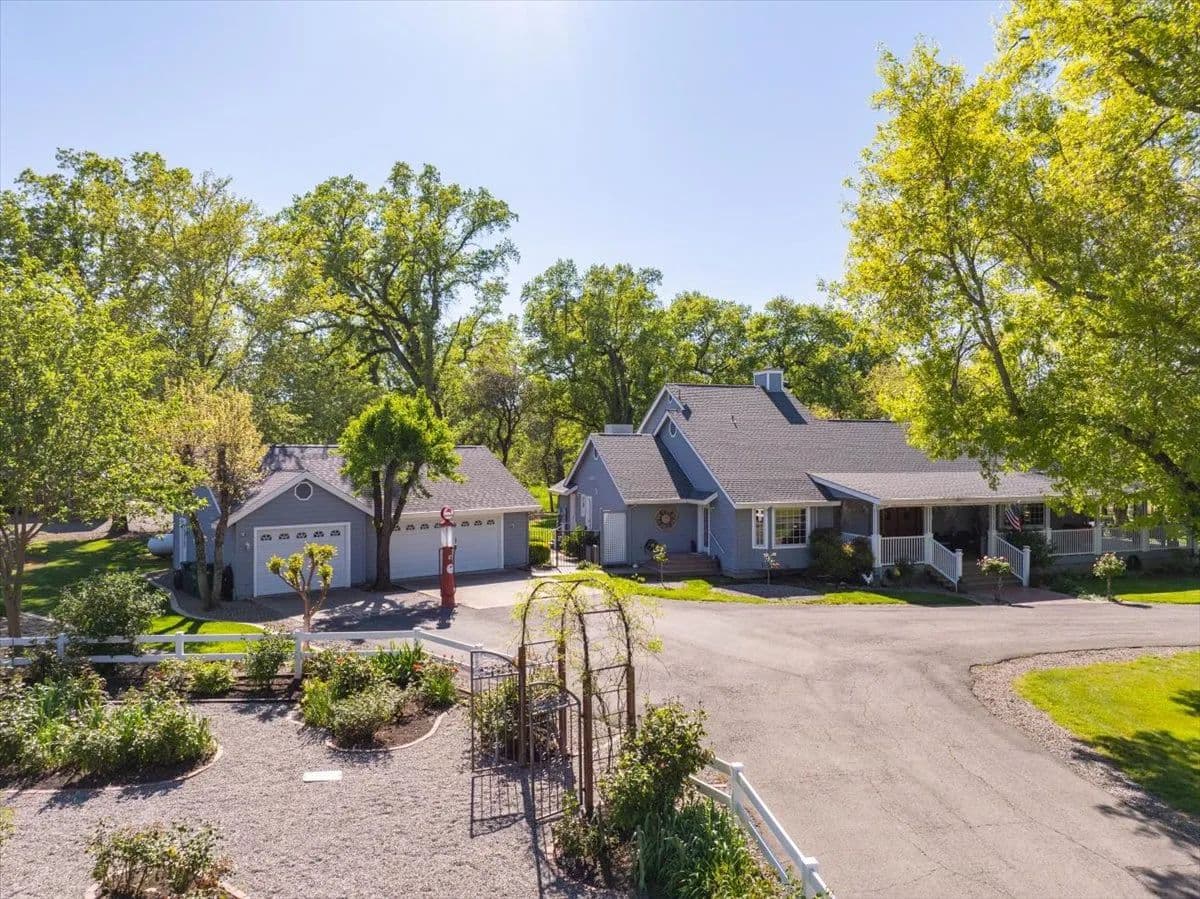 Creekside Estate - land for sale