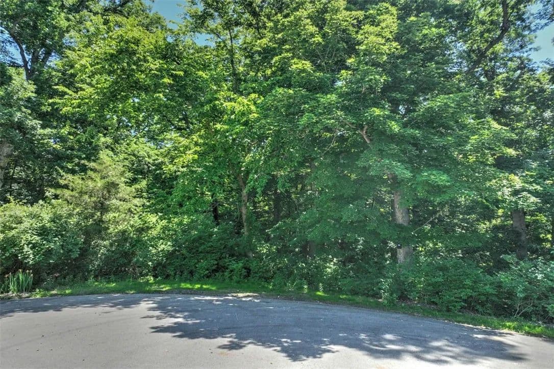 Property from 4150 South Lake Ct - KW - Decatur, Illinois, 62521
