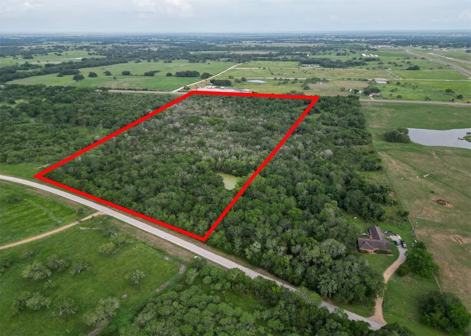 24 Acres of Land for Sale in Yoakum, Texas - Yoakum, Texas, 77995