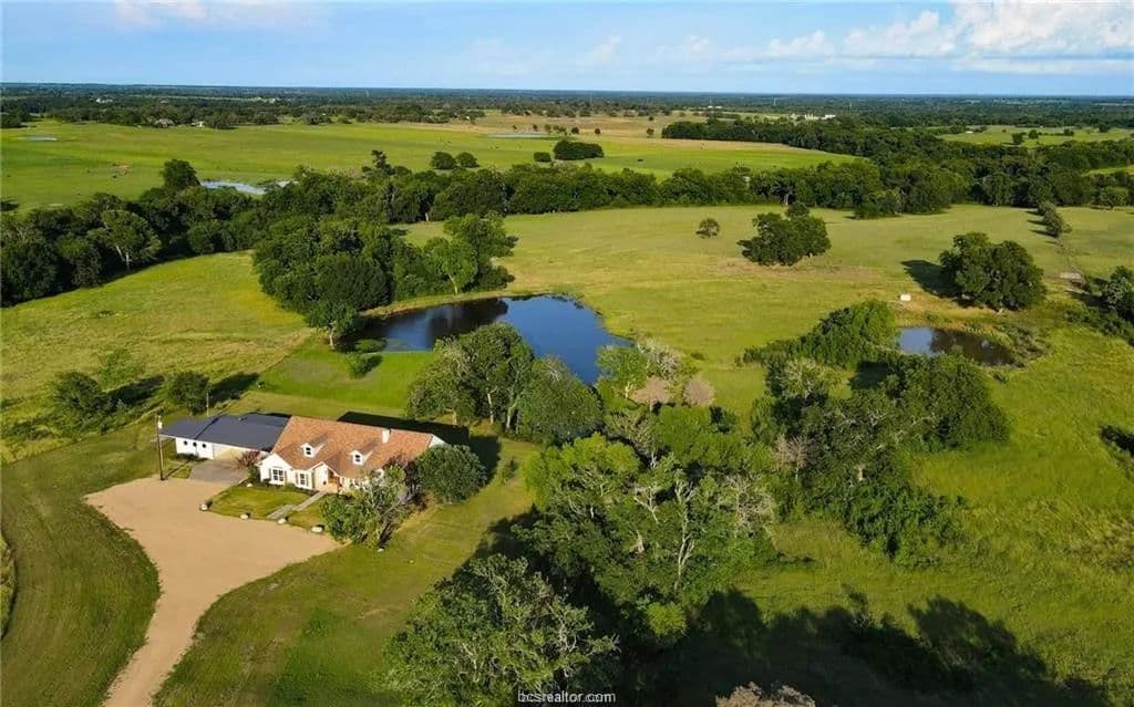 25.4 Acres of Land for Sale in Caldwell, TX - Caldwell, Texas, 77836