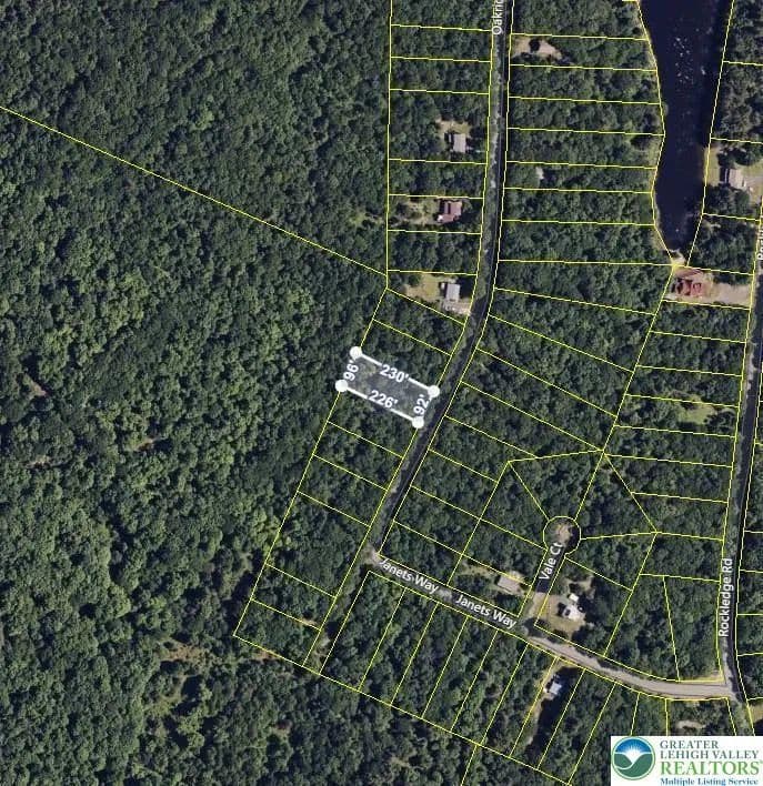 0.49 Acres of Land for Sale in Pike County, Pennsylvania - Pennsylvania, 18328