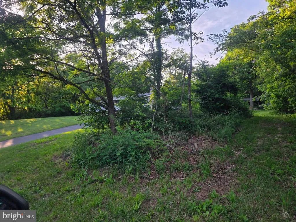 1.9 Acres of Land for Sale in Waynesboro, Pennsylvania - Waynesboro, Pennsylvania, 17268