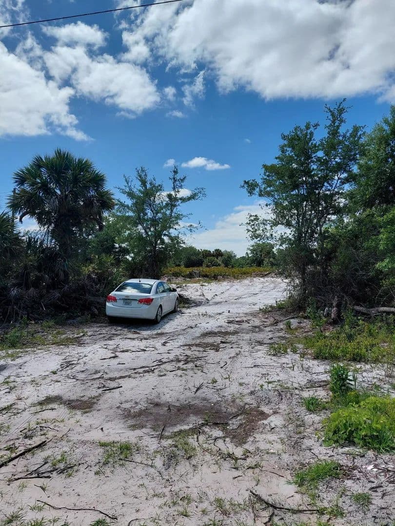 1.25 Acres of Land for Sale in Okeechobee, FL - Okeechobee, Florida, 34972
