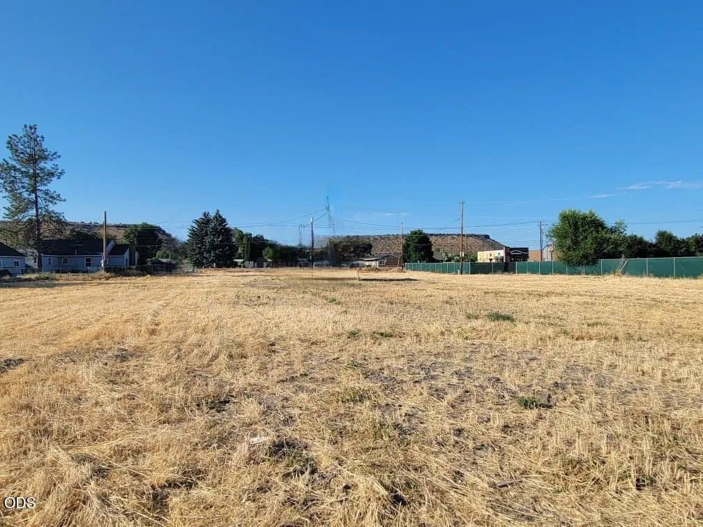 2.2 Acres of Land for Sale in Prineville, OR - Prineville, Oregon, 97754