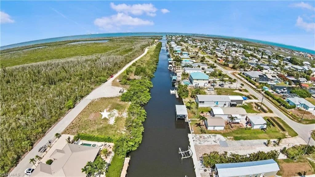 Property from 2807 Cussell DR - KW - , Florida, 33956