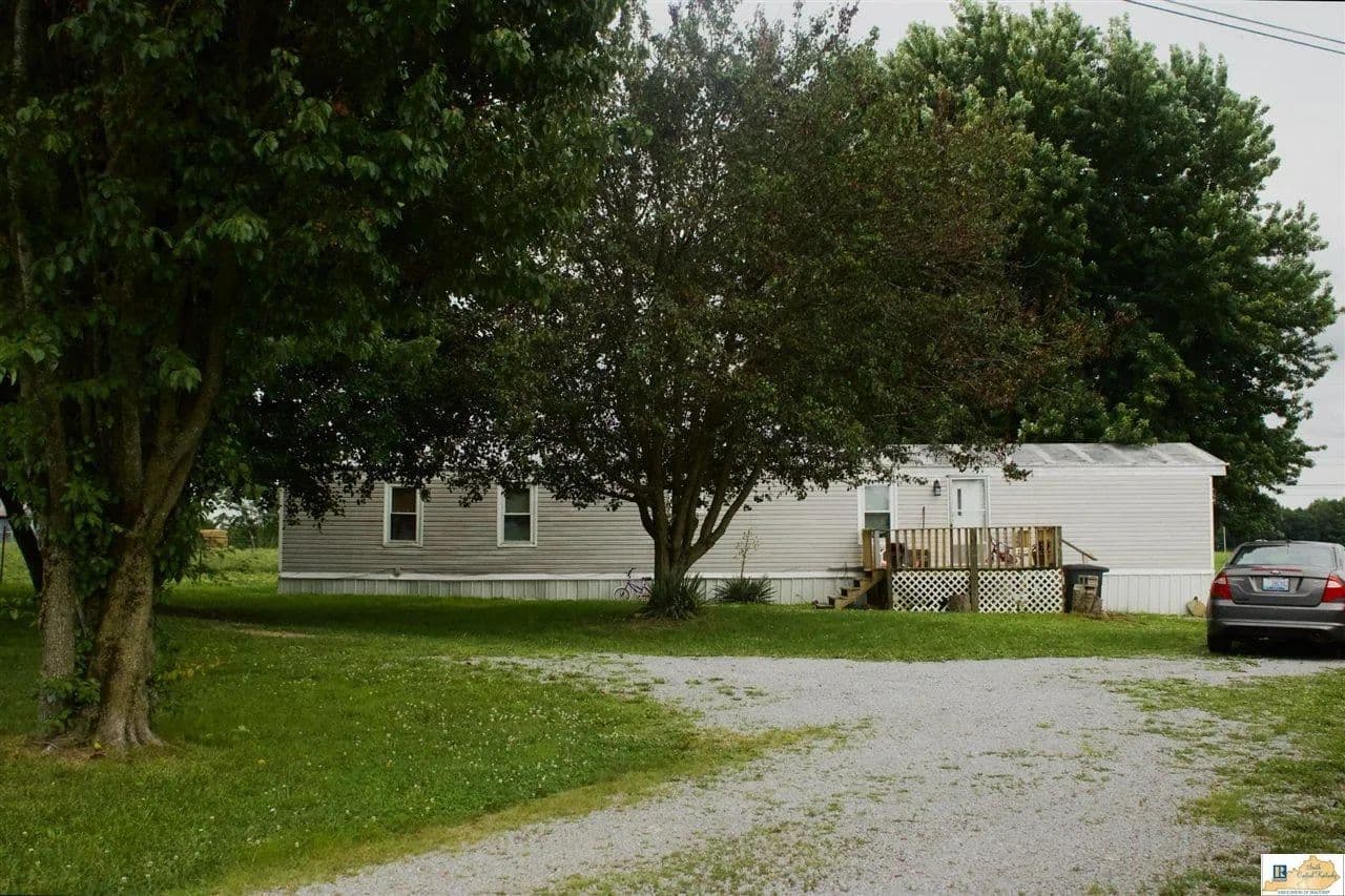0.49 Acres of Land for Sale in Columbia, Kentucky - Columbia, Kentucky, 42728