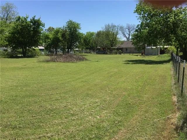 Property from 205 W 5Th Street - KW - 76476