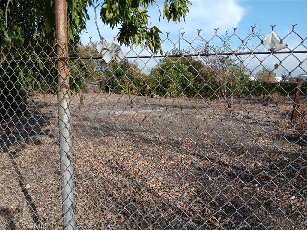 Lots & Land-Other in San Bernardino - San Bernardino, California, 92410