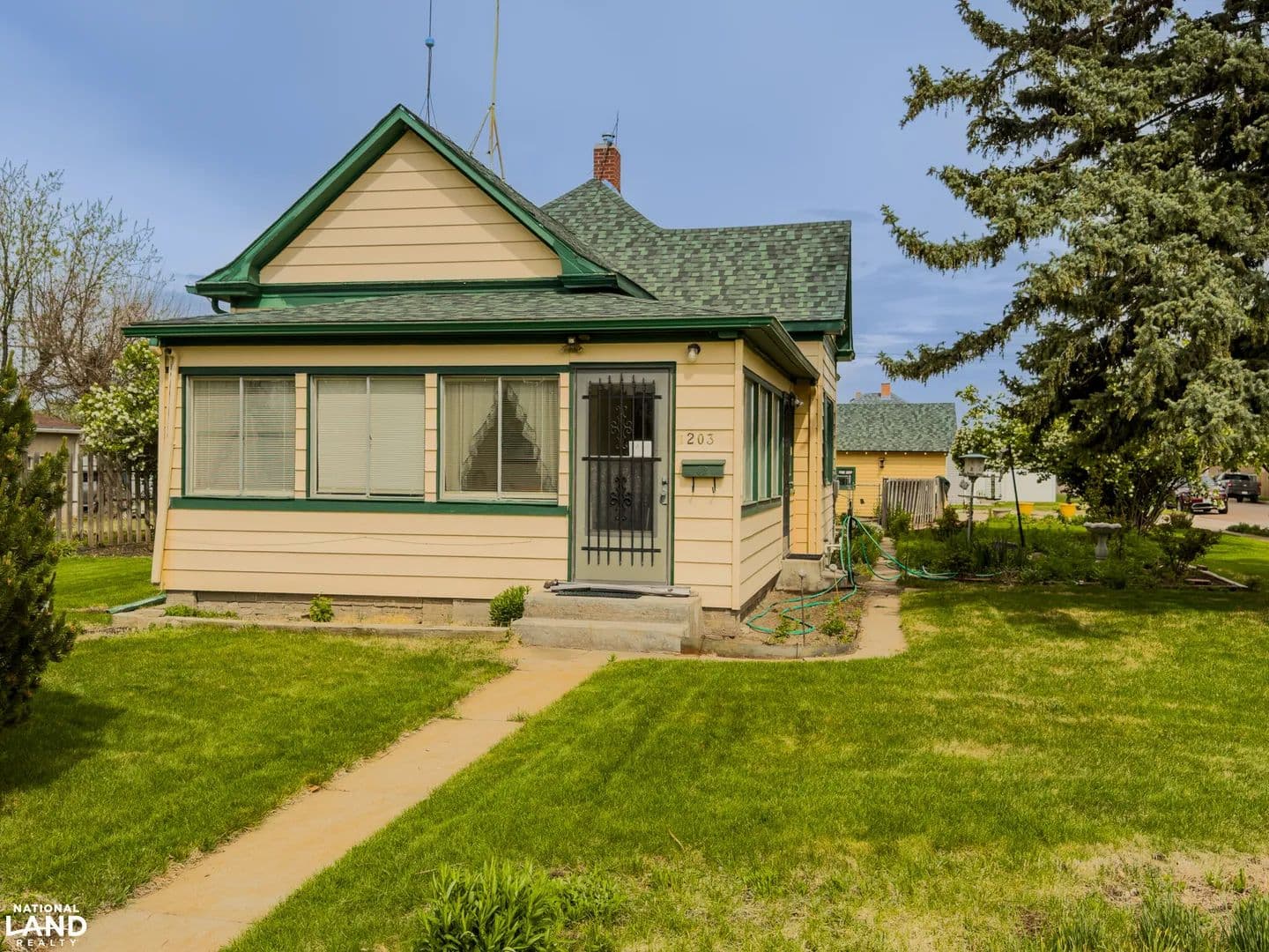 Cozy Two Bedroom Home on Beautiful Lot - Holyoke, Colorado, 80734