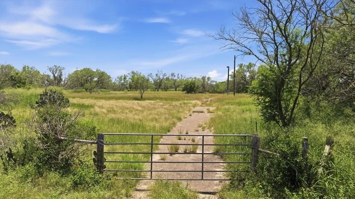 4.05 Acres of Land for Sale in Three Rivers, TX - Three Rivers, Texas, 78071