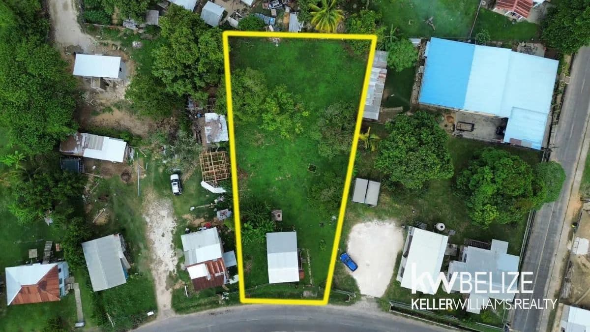 Commercial and Residential Land in Santa Elena - land for sale