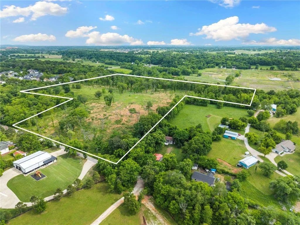 Lots & Land-Other in Cave Springs - Cave Springs, Arkansas, 72718