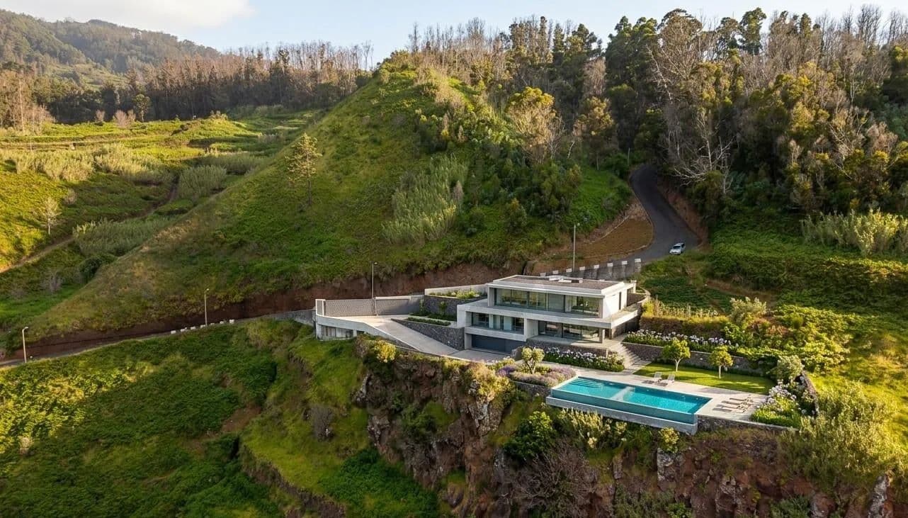 1200 Acres of Land for Sale in Porto Moniz, Porto Moniz - land for sale