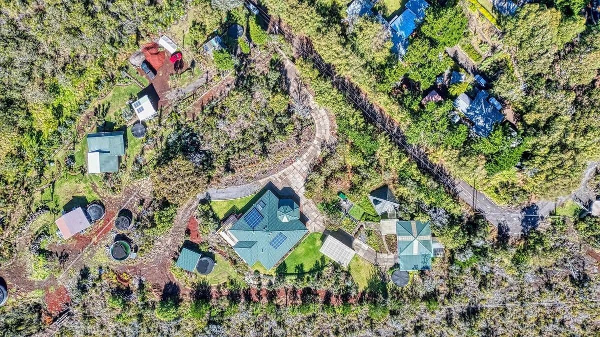 Big Island Pyramid-Style Home in Hawaii for Sale on 1.43 Acres - Captain Cook, Hawaii, 96737