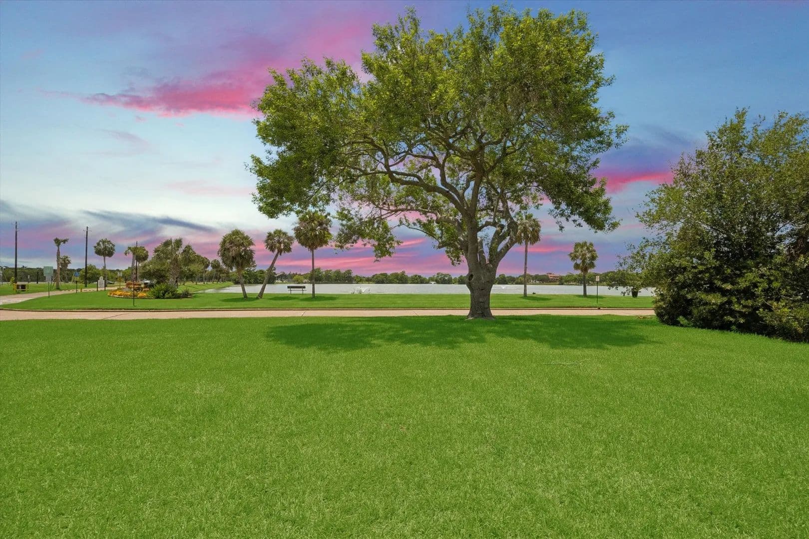 0.21 Acres of Land for Sale in Nassau Bay, Texas - Nassau Bay, Texas, 77058