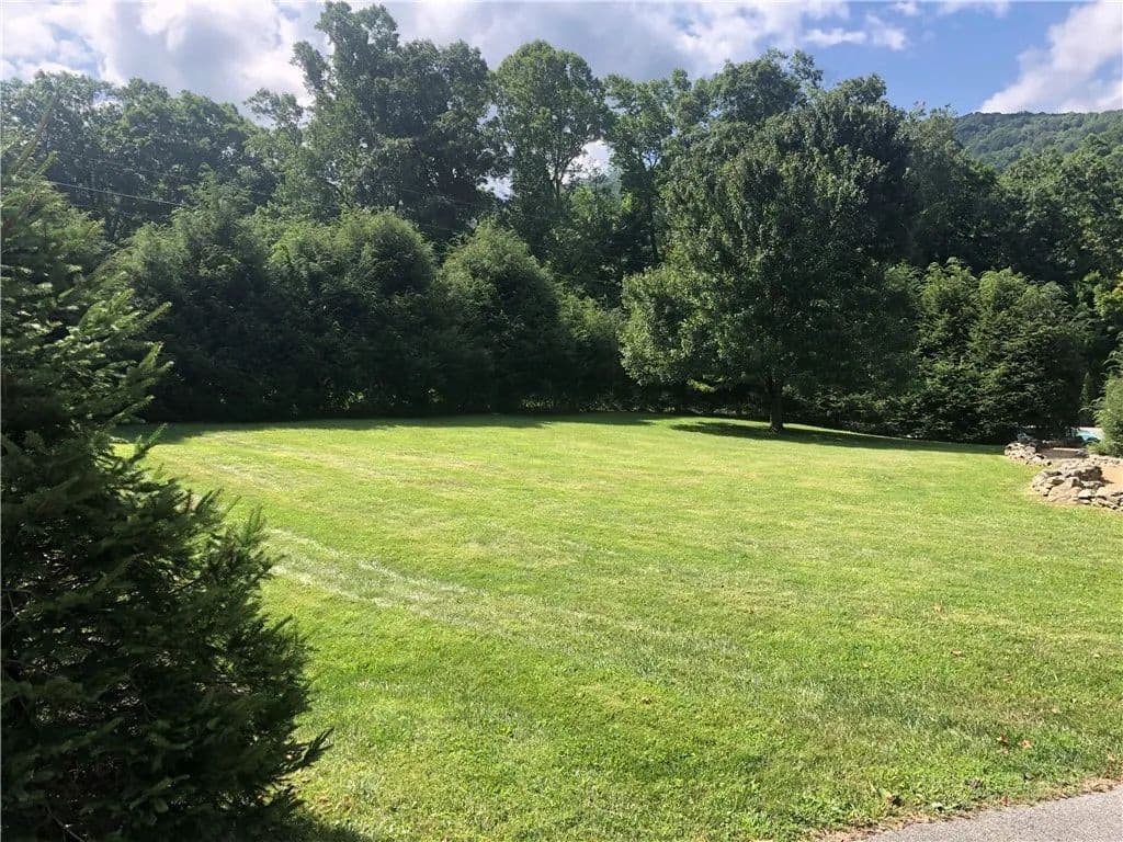 Property from 44 Eagle Cottage Lane - KW - Banner Elk, North Carolina, 28604