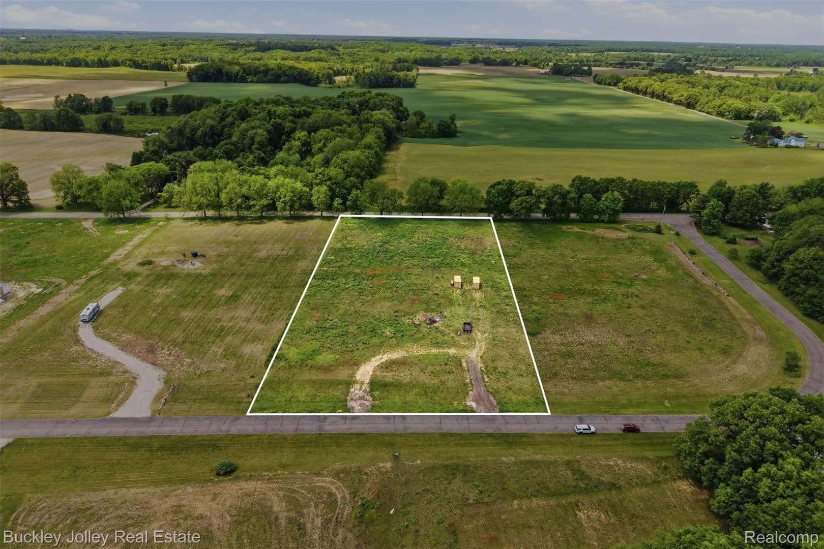 3.23 Acres of Land for Sale in Livingston County, Michigan - Michigan, 48137