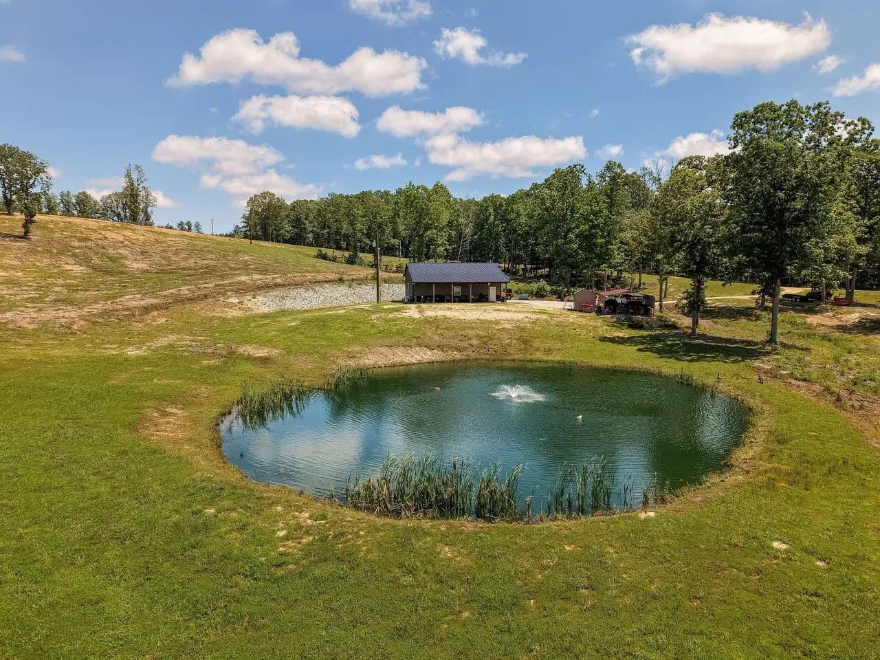 247 acres in Big Sandy, Benton County, TN - Big Sandy, Tennessee, 38221