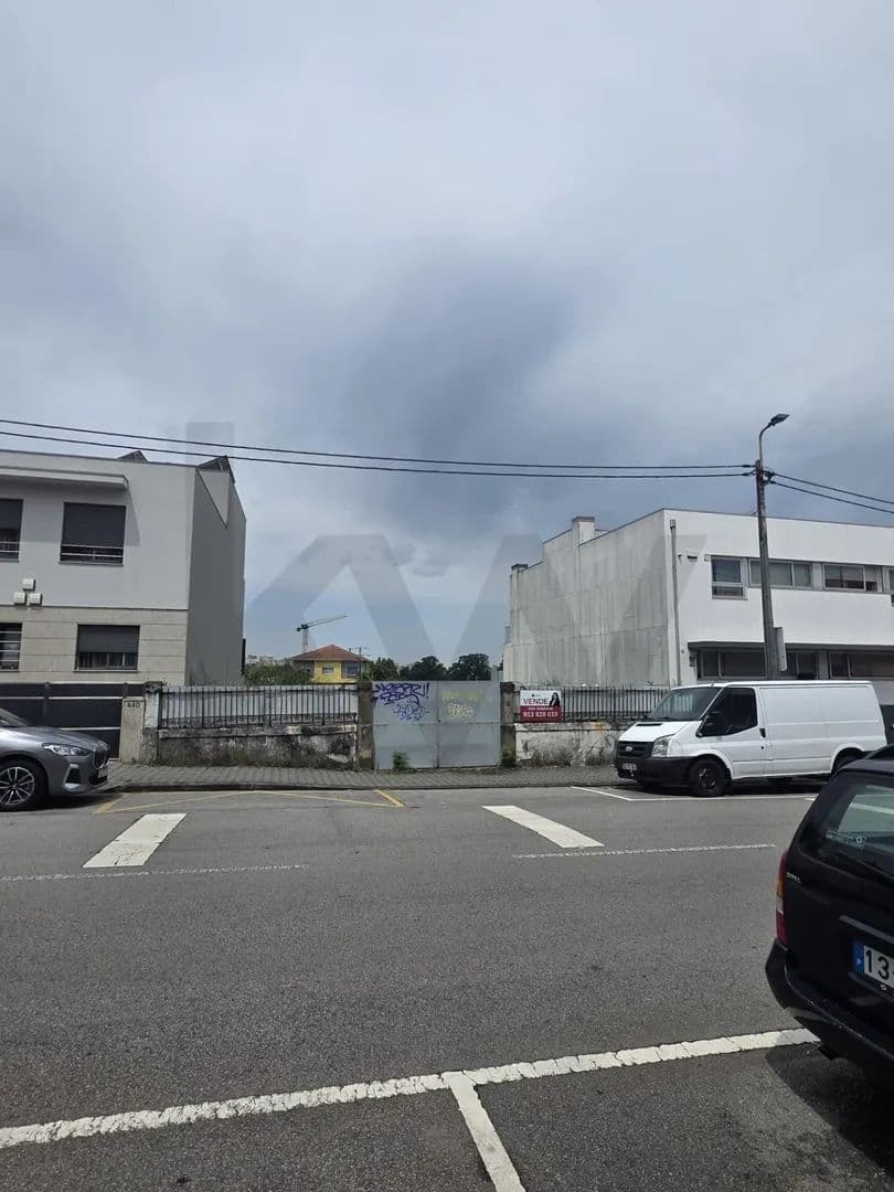 241.08 Acres of Land for Sale in Oliveira do Douro, Vila Nova de Gaia - land for sale