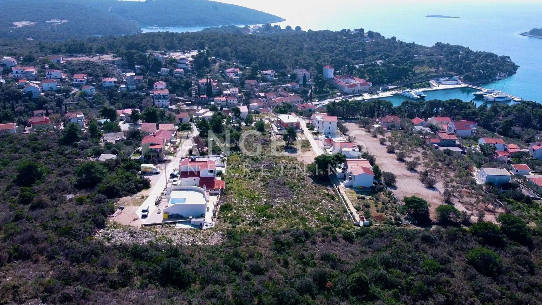 Šolta, Maslinica - građevinsko zemljište u blizini mora - land for sale