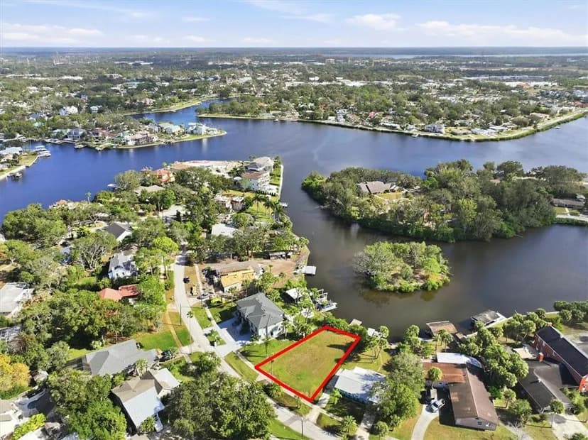 Vacant Land in Tarpon Springs