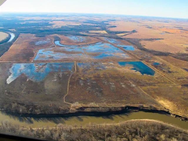 Neosho River Duck and Deer Hunting Heaven - Erie, Kansas, 66733
