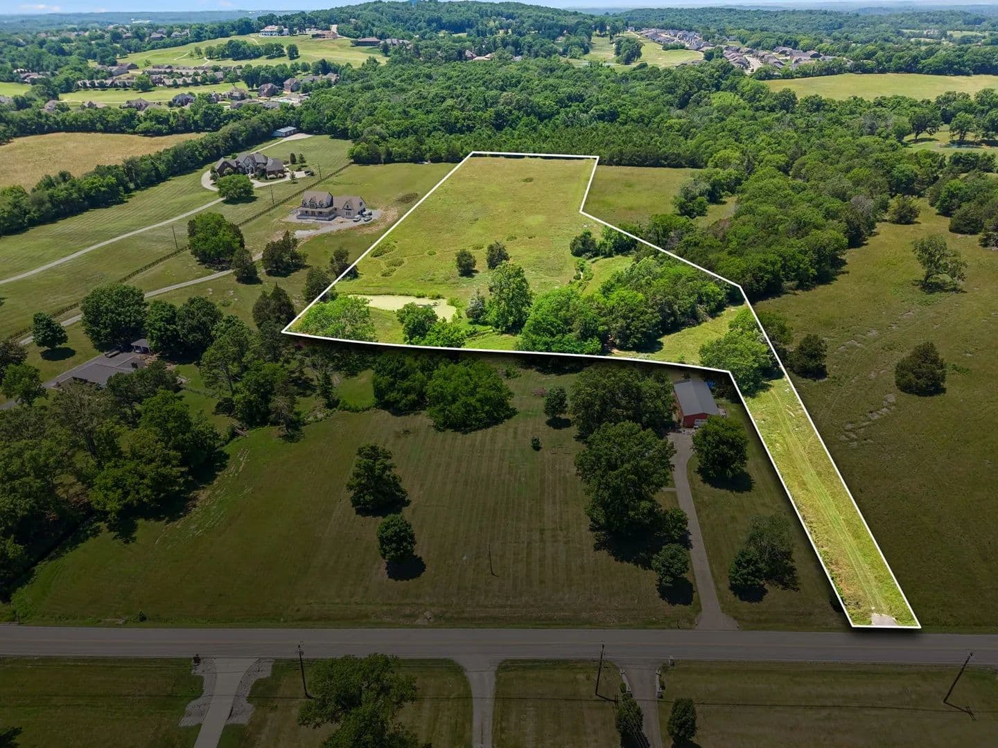8.38 Acres of Land for Sale in Lebanon, TN - Lebanon, Tennessee, 37087
