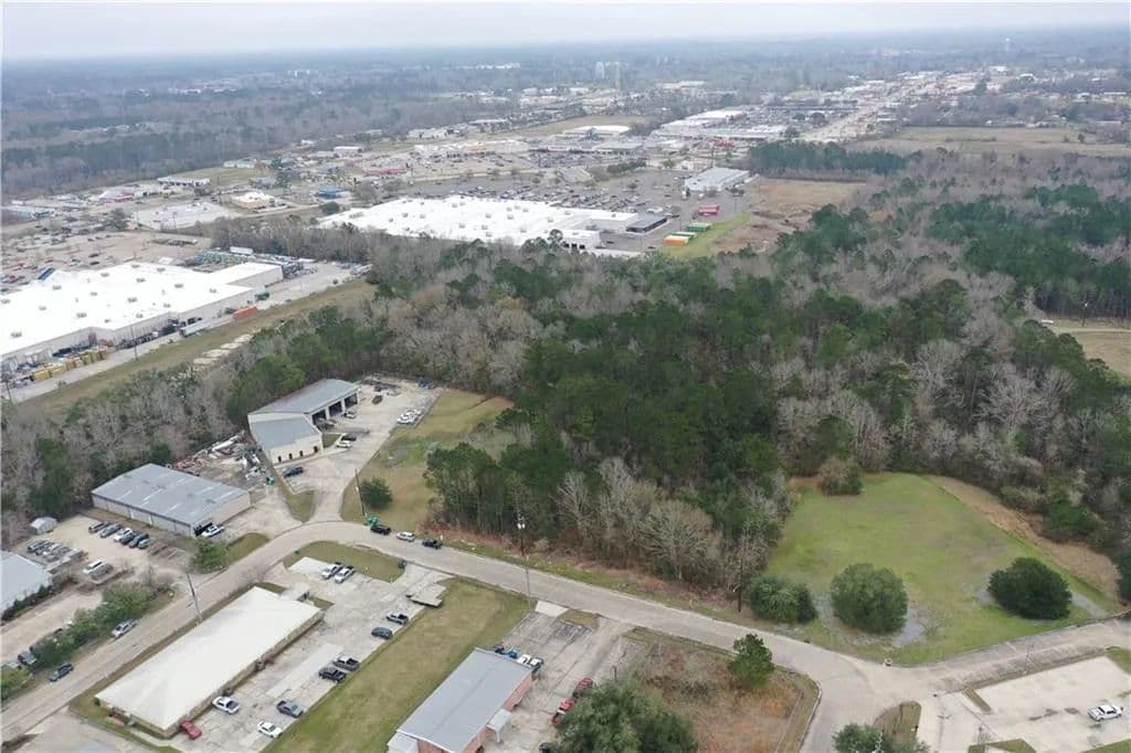 Property from 131/133 ROBIN HOOD Drive - KW - Hammond, Louisiana, 70403