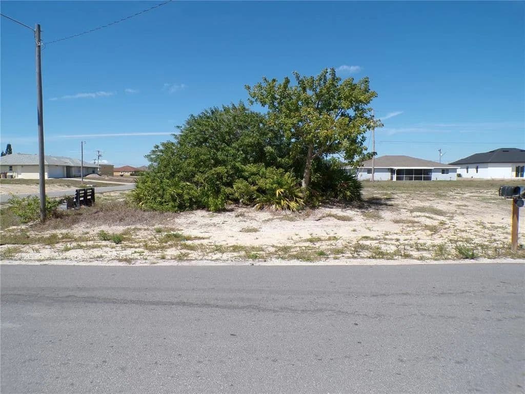Vacant Land in Cape Coral - Cape Coral, Florida, 33909