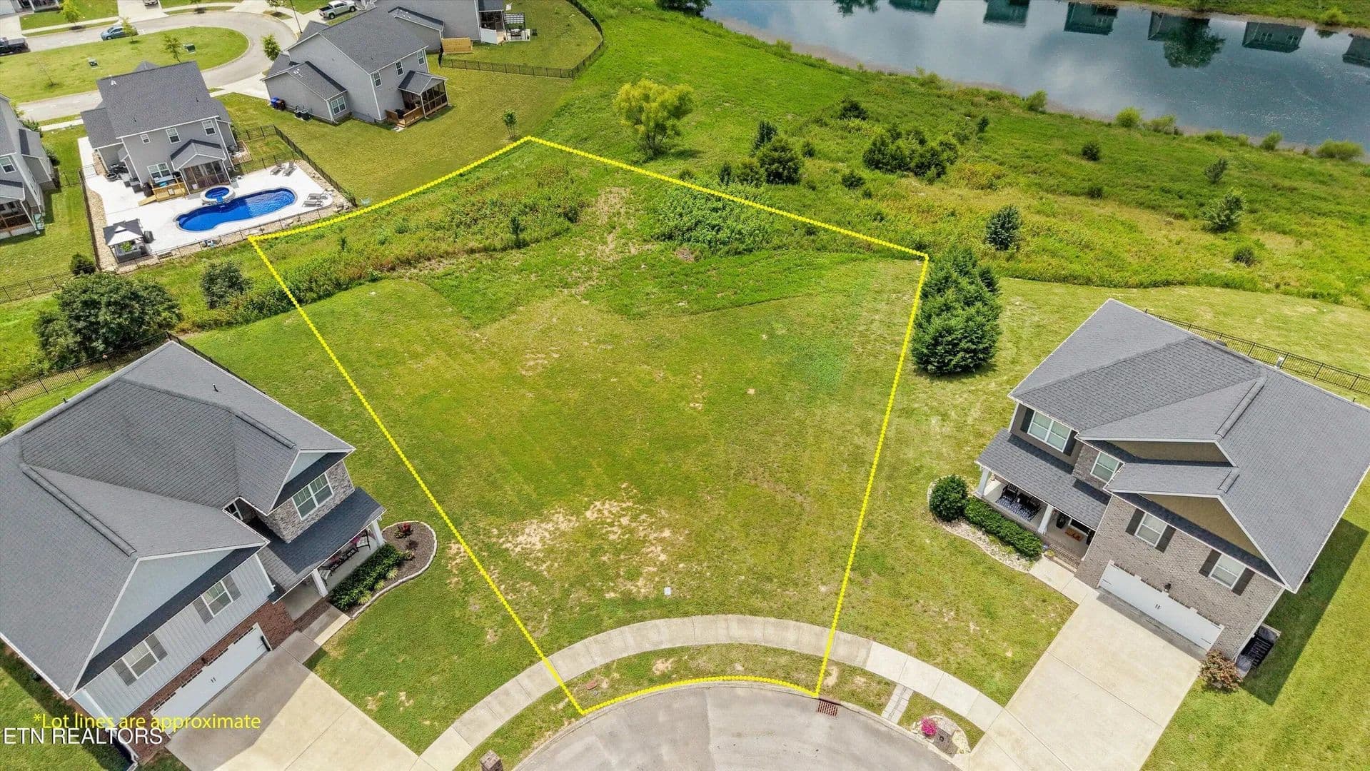 0.67 Acres of Land for Sale in Oak Ridge, TN - Oak Ridge, Tennessee, 37830