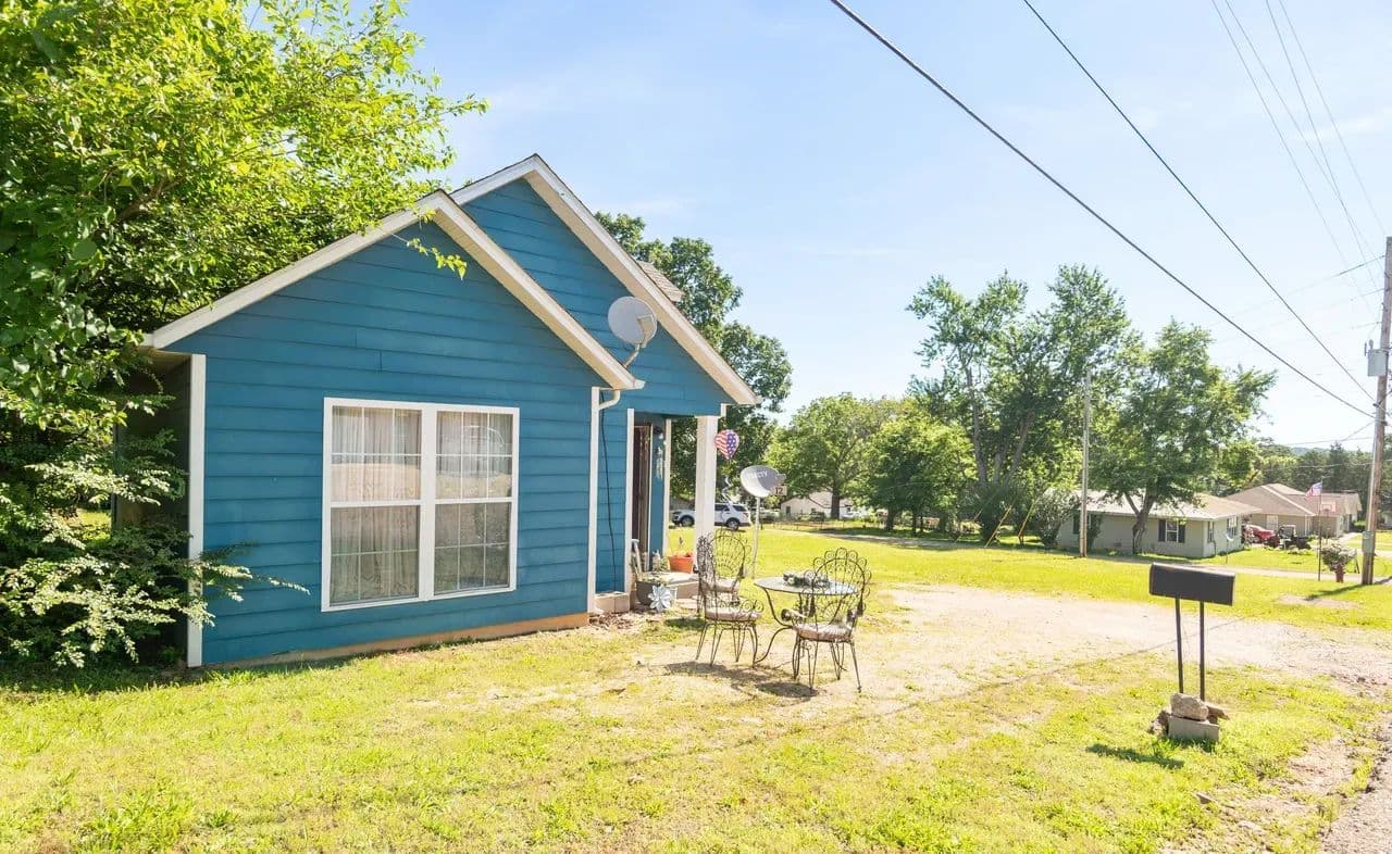 Charming 1 Bedroom 1 Bathroom Home For Sale in Carter Co. - Ellsinore, Missouri, 63937