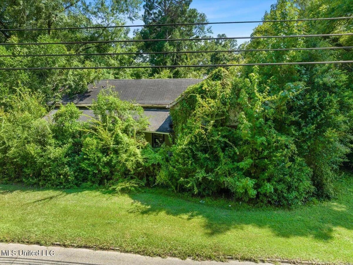 Property from 418 Lafayette Street - KW - Columbia, Mississippi, 39429