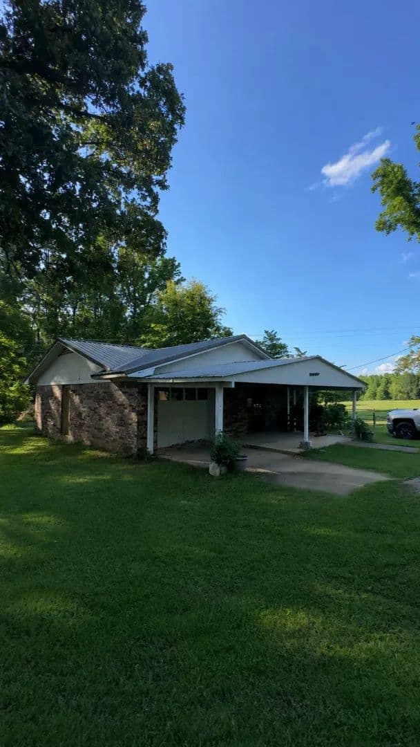 “Investment opportunity” Country home with 21 acres by Pine Creek Lake - Valliant, Oklahoma, 74764
